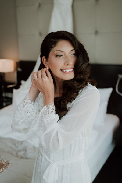 Luxury Bridal Hair & Make-up für moderne Bräute – zeitlose, elegante Brautstylings von Anika Smith in Frankfurt, Wiesbaden und Mainz.