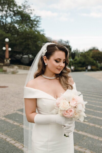 Luxury Bridal Hair & Make-up für moderne Bräute – zeitlose, elegante Brautstylings von Anika Smith in Frankfurt, Wiesbaden und Mainz.